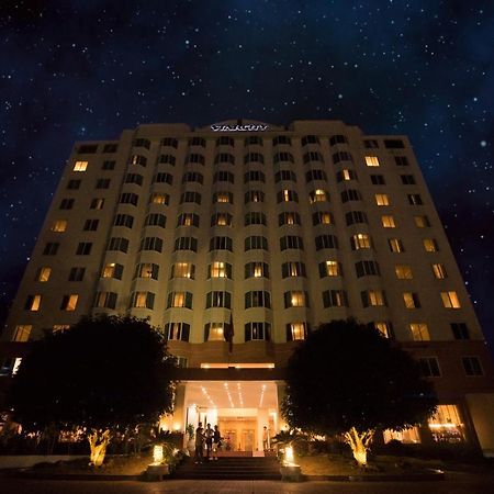 Aloha Halong Hotel Ha Long Bagian luar foto