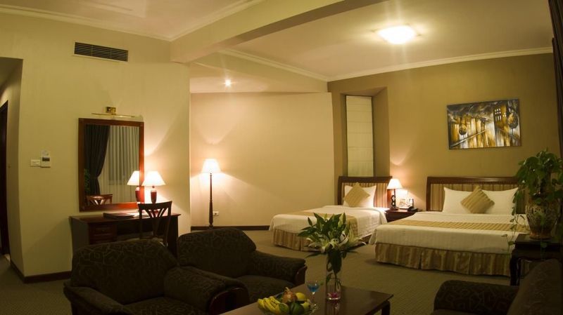 Aloha Halong Hotel Ha Long Bagian luar foto