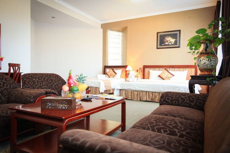 Aloha Halong Hotel Ha Long Bagian luar foto