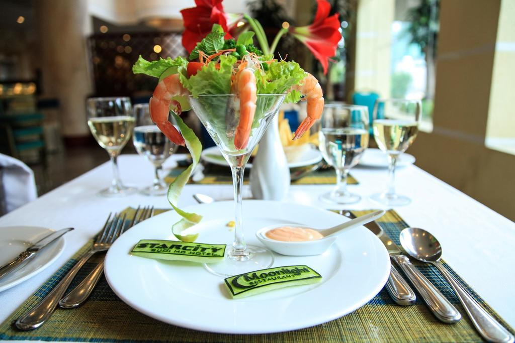 Aloha Halong Hotel Ha Long Bagian luar foto