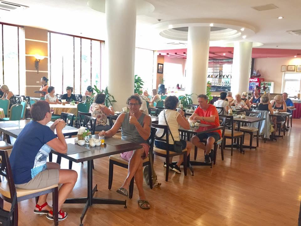 Aloha Halong Hotel Ha Long Bagian luar foto