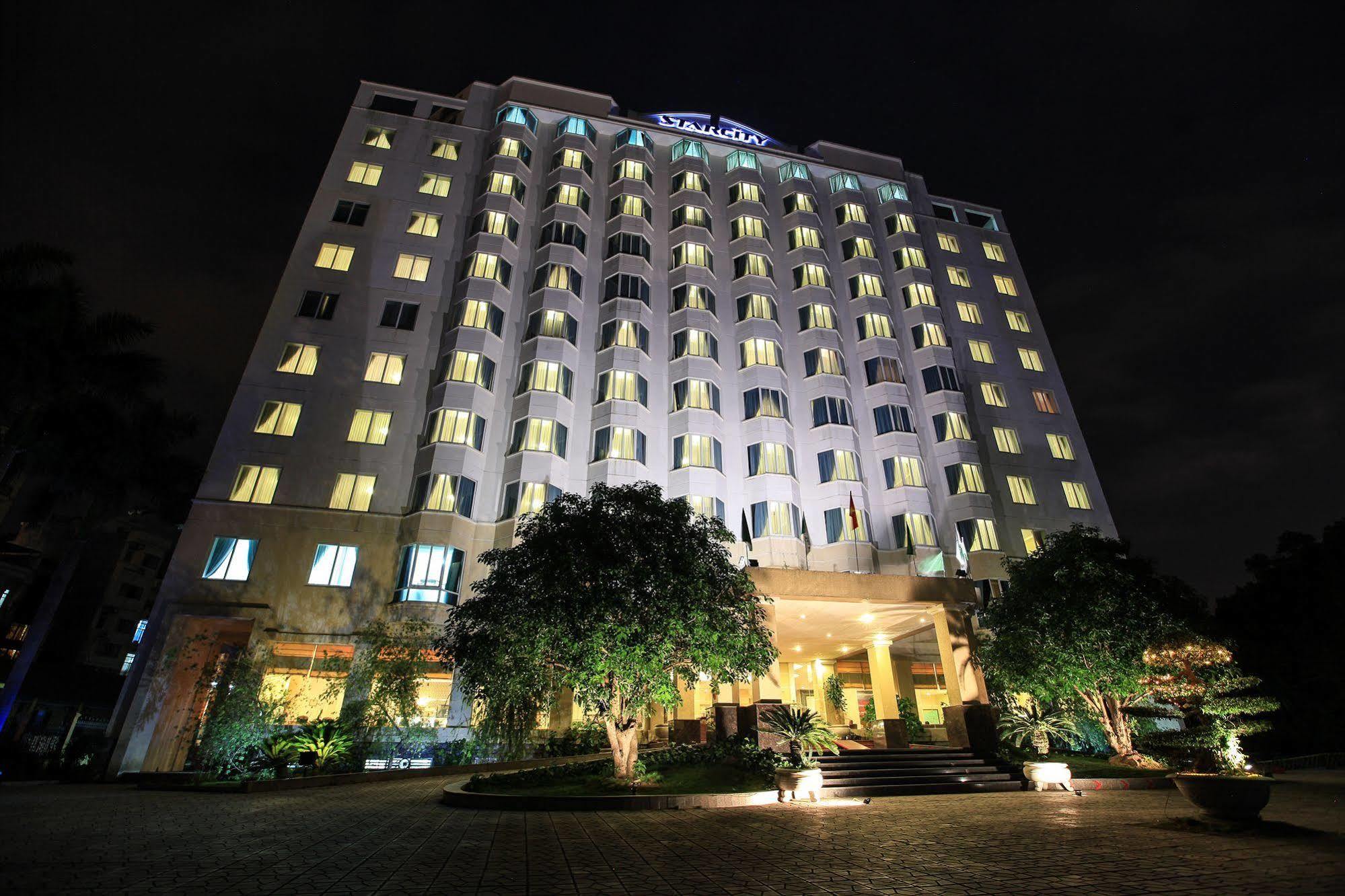 Aloha Halong Hotel Ha Long Bagian luar foto