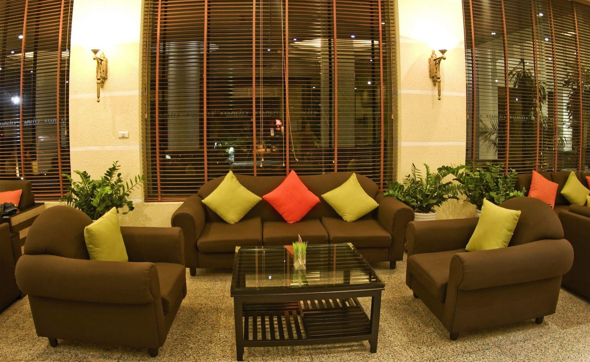 Aloha Halong Hotel Ha Long Bagian luar foto