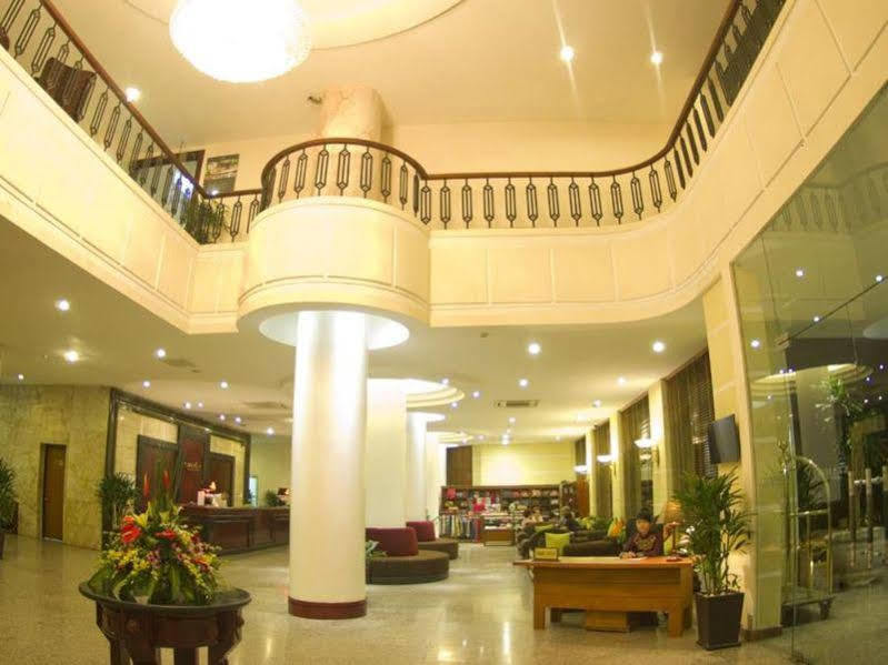Aloha Halong Hotel Ha Long Bagian luar foto