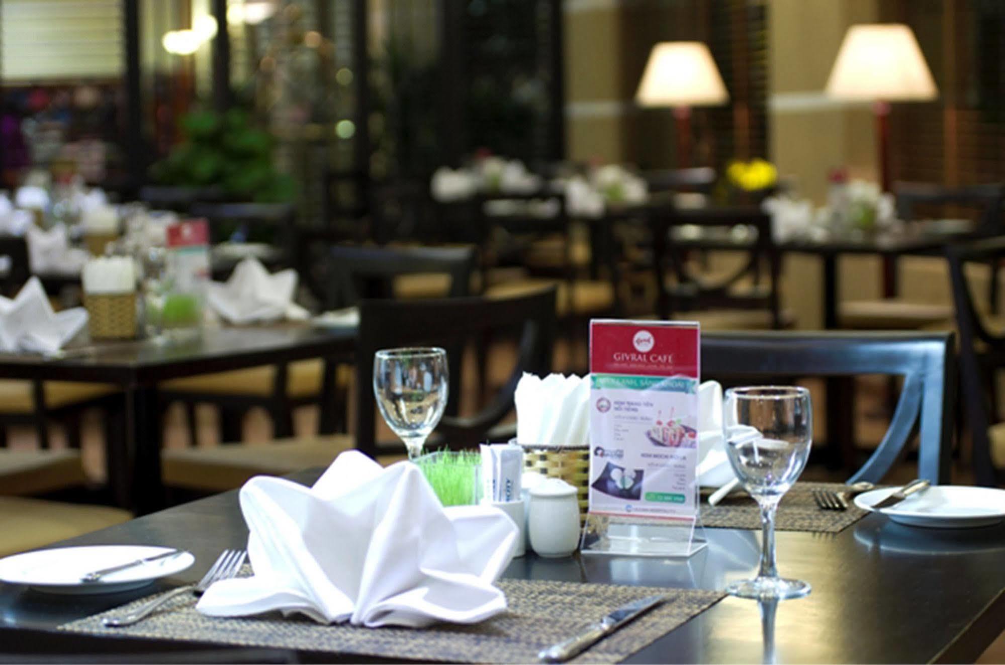 Aloha Halong Hotel Ha Long Bagian luar foto