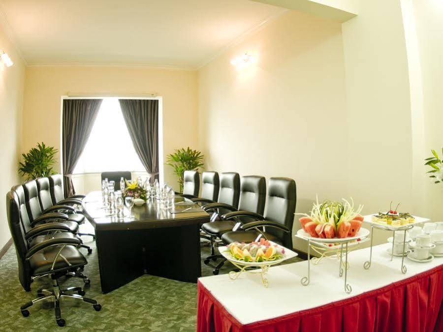 Aloha Halong Hotel Ha Long Bagian luar foto