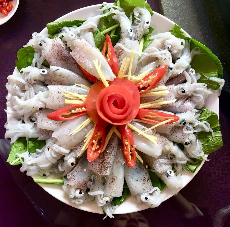 Aloha Halong Hotel Ha Long Bagian luar foto