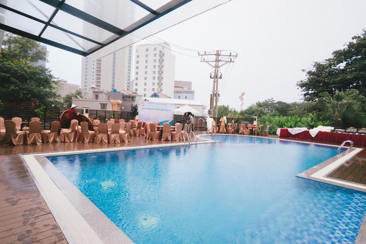 Aloha Halong Hotel Ha Long Bagian luar foto